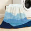 Jeté en flanelle bleue ultra douce-130089359