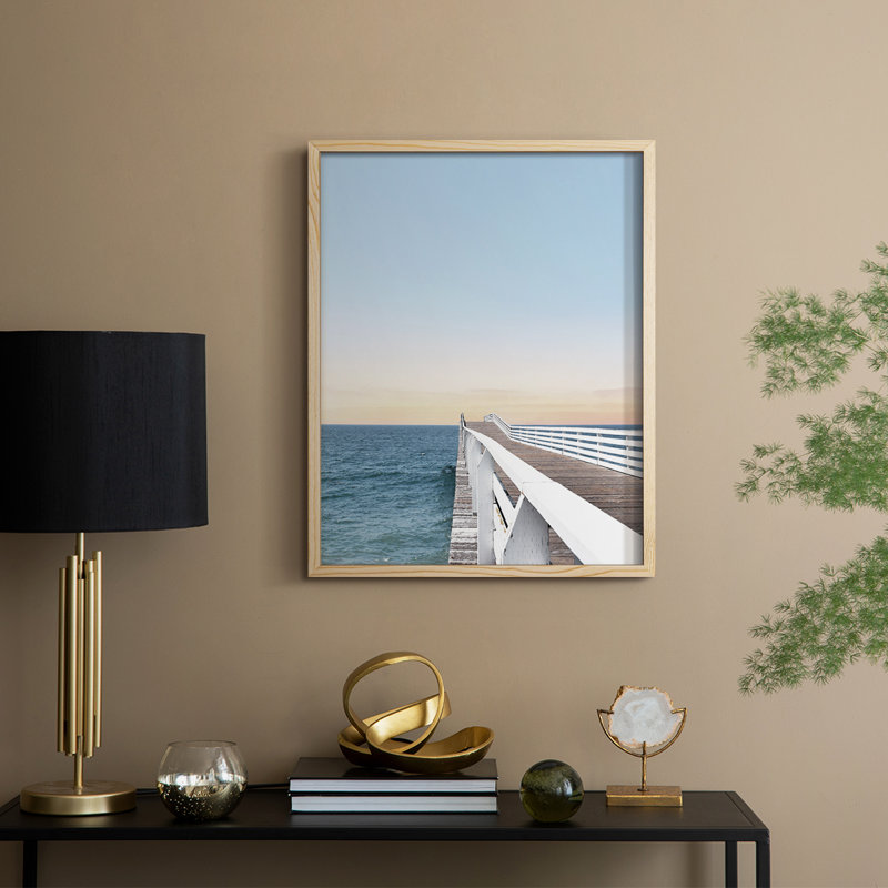 «Day at the Pier», reproduction encadrée - bois massif, H 15 po x l 12 po
