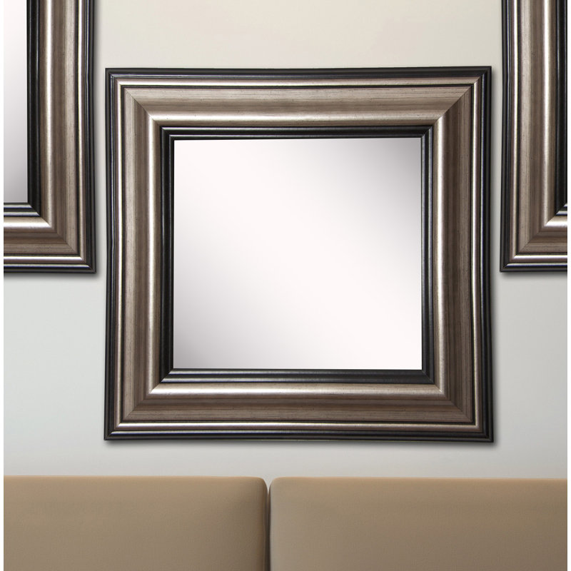 Ensemble de 3 miroirs muraux traditionnels en argent antique