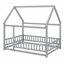 Lit de plancher en bois avec cadre de toit de maison, garde-corps de clôture-145859026