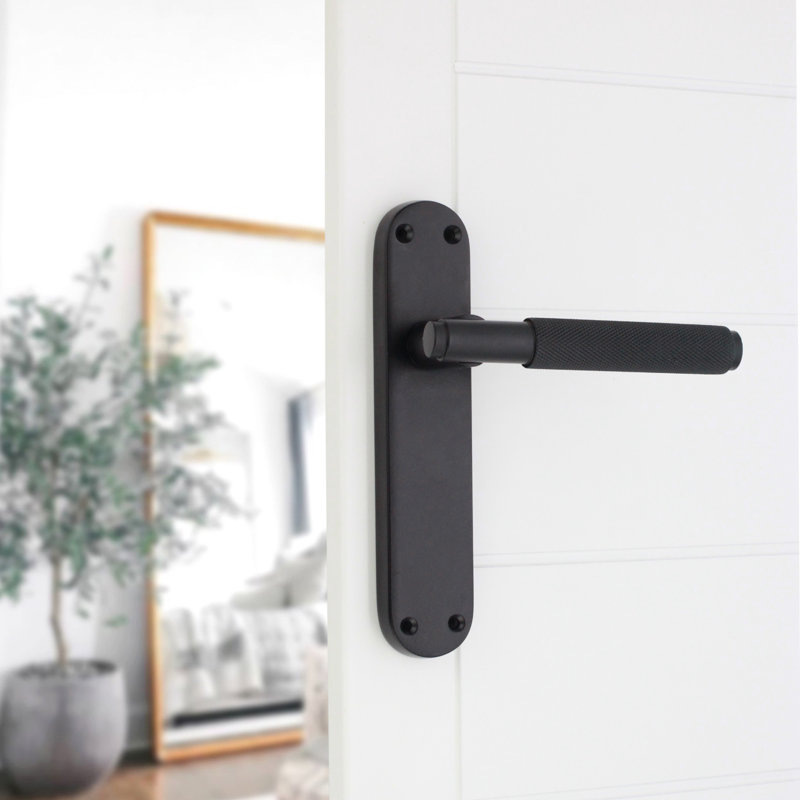 Connaught Knurled Lever on Backplate Latch Matt Black