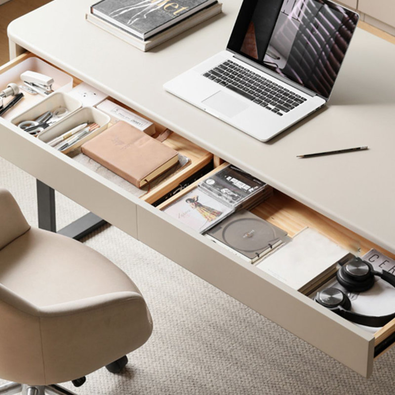 Bureau d'écriture avec tiroirs gris et noir, H 29,53 po x l 55,12 po x P 27,56 po