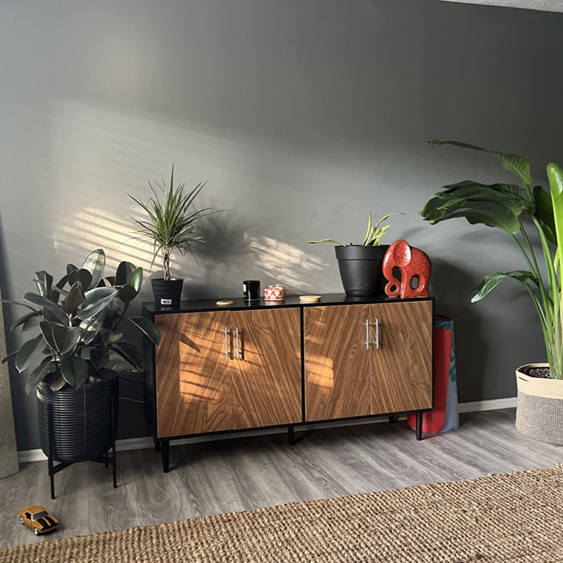 Armoire de type buffet bas avec rangement