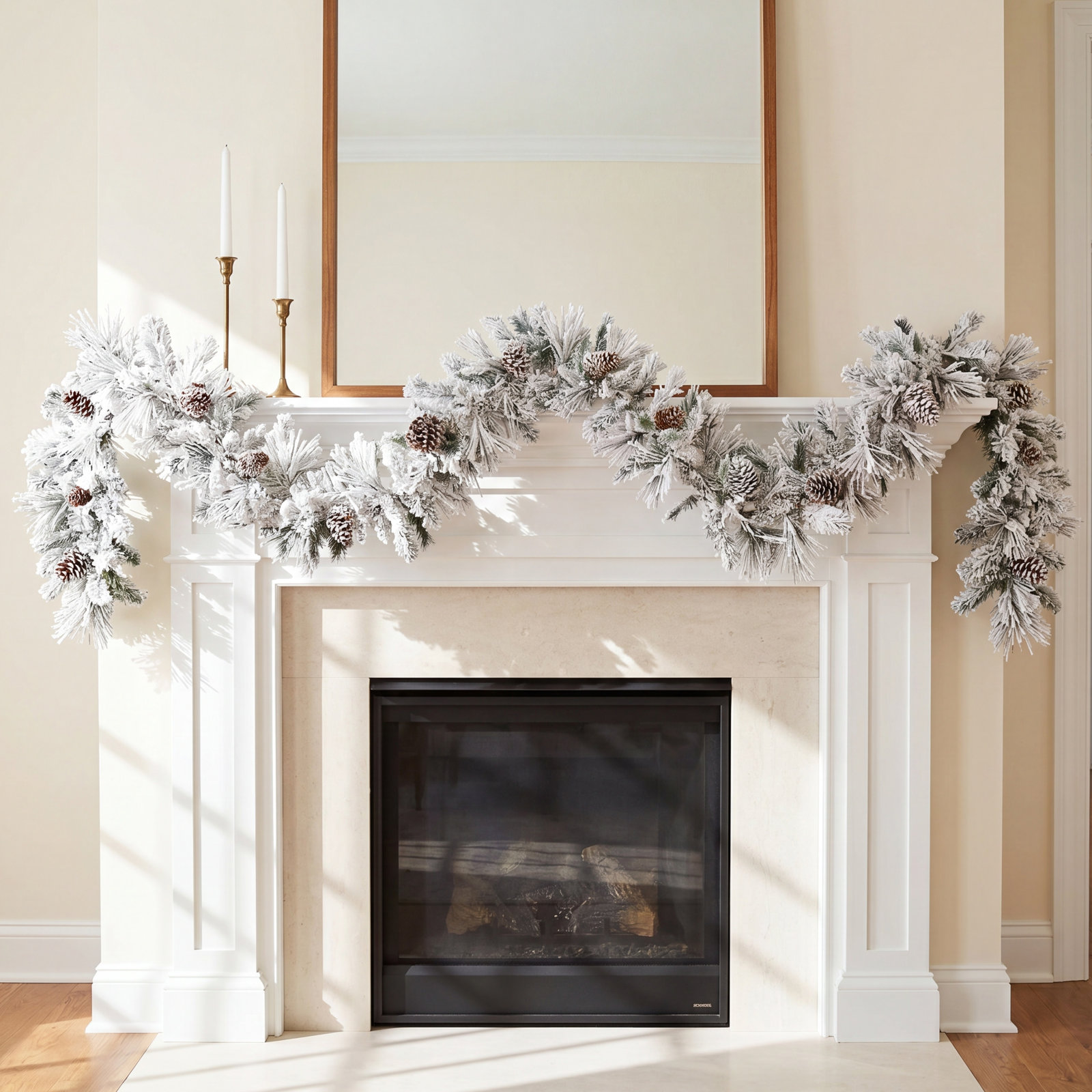 Odaniel 108'' in. Faux Pine Garland