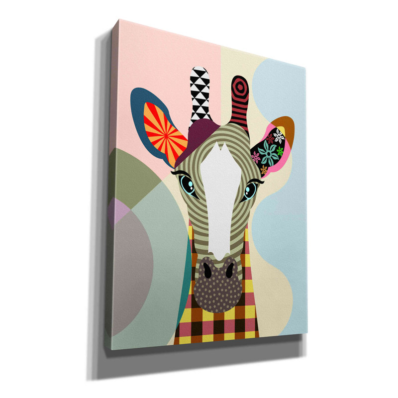 «Stand Tall Giraffe» par Lanre Adefioyue - impression sur toile tendue, H 54 po x l 40 po x P 1,5 po
