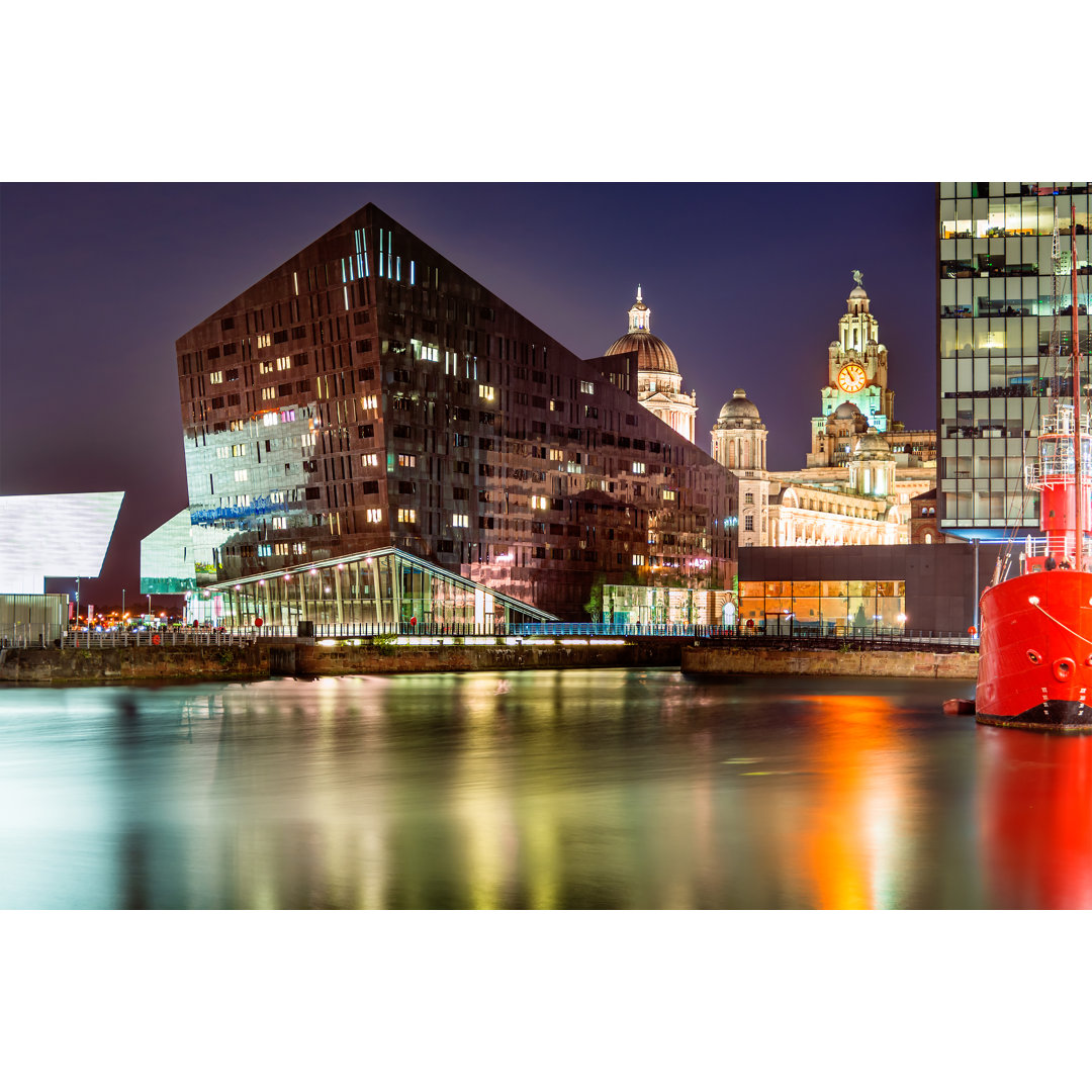 Liverpool bei Nacht von SilvanBachmann - Leinwandbild auf Leinwand