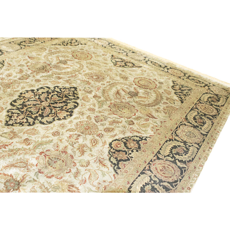 High-Quality Hand-Knotted Grey And Black Area Rug