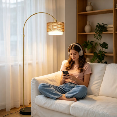 Lampe sur pied arquée avec télécommande et interrupteur au pied, lampadaire DEL à intensité variable avec minuterie et fonction mémoire.