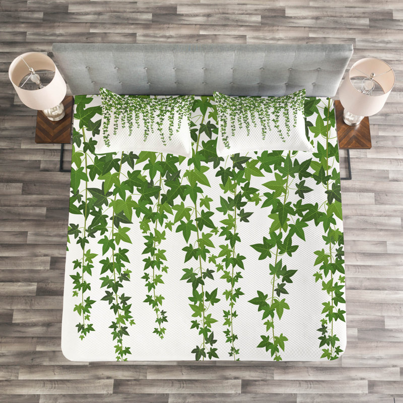 Abreu-Bolano White/Green Microfibre Bedspread Set, 220 x 264 cm