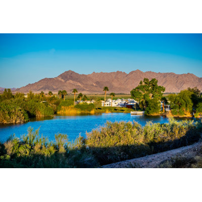 The Famous Yuma Lakes in Yuma, Arizona - Photographie sur toile tendue