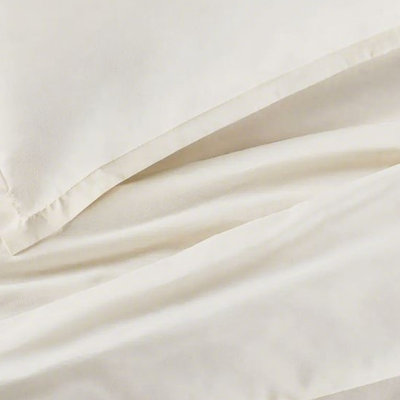 King Milk White Duvet Cover Made Of High - Quality Cotton Blend, Soft And Breathable For Bare Sleeping, Strong Stitching At Edges To Avoid Unraveling, Maintains Clean Appearance After Numerous