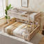 Lit superposé simple au-dessus de grand lit simple avec tablettes intégrées-123985981