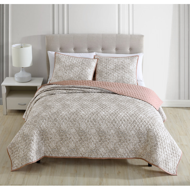 Ensemble de courtepointe en microfibre Katie Collection 3 pièces Blush, Courtepointe double / grand + 2 taies décoratives