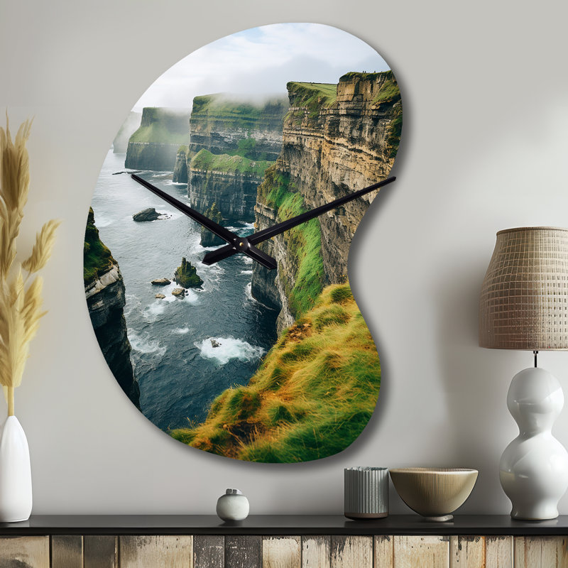 Horloge murale unique en forme de flèche en Irlande, Petit
