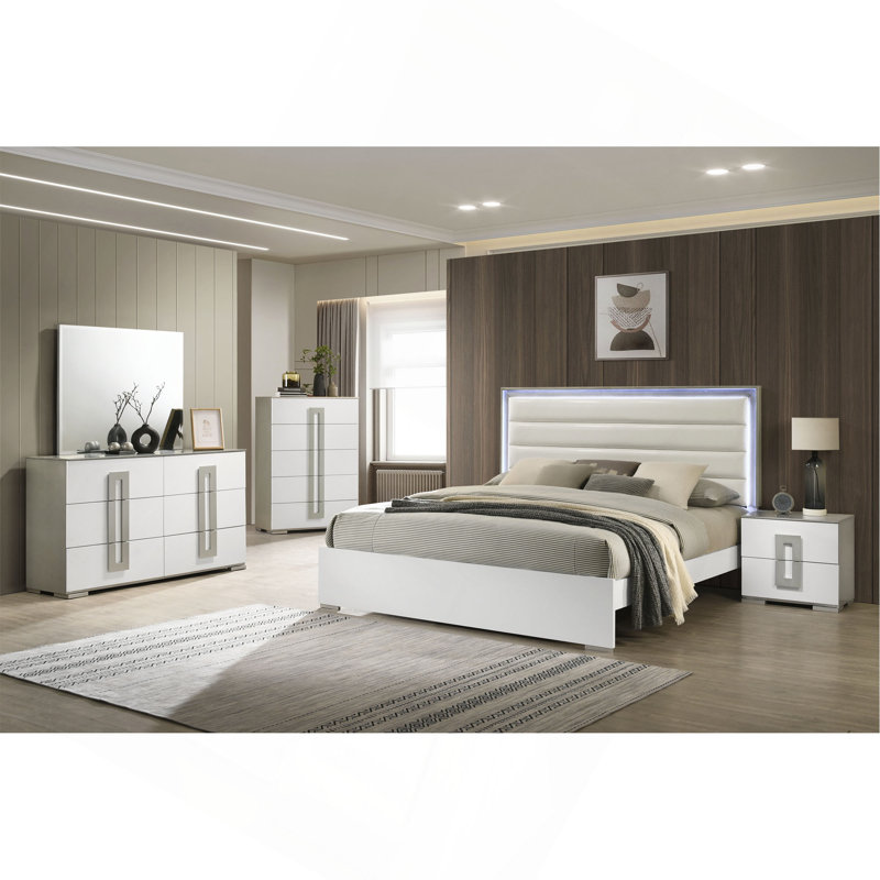 Lit double de style contemporain Olivia avec tête de lit à DEL et bois blanc, Lit double