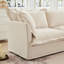 Fauteuil avec housse en chenille. Siège profond en crème. Grand coussin pour coussins de soutien. Détente luxueuse