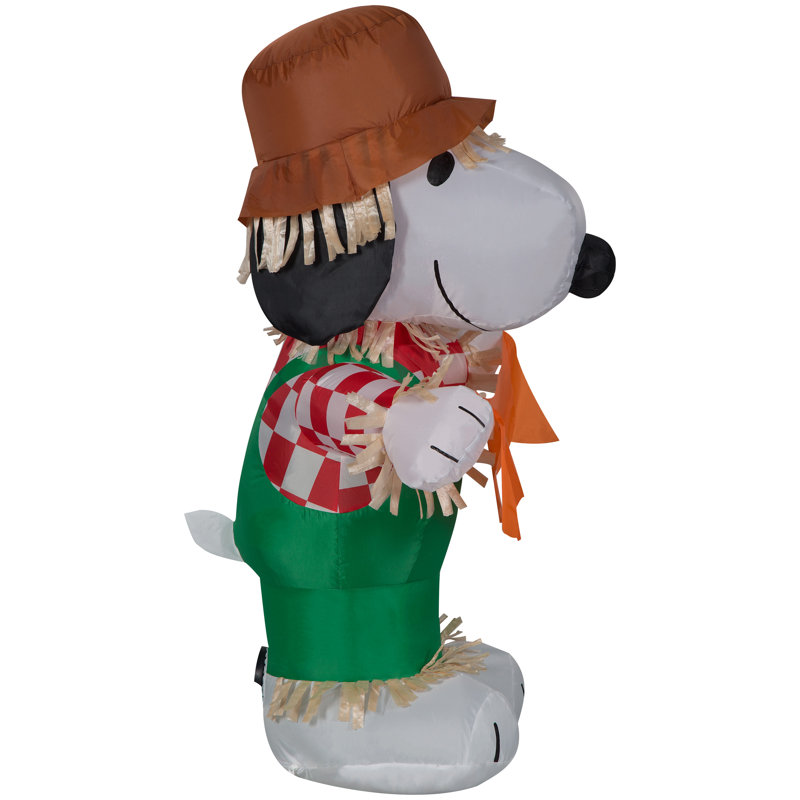 Air soufflé snoopy comme épouvantail peanuts
