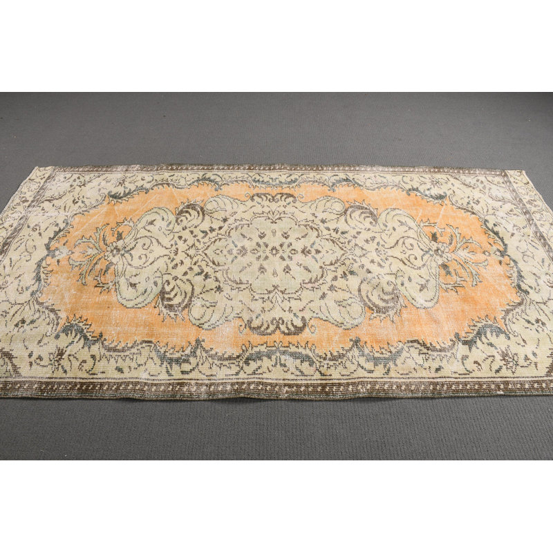 Tapis turc rétro vert: idéal pour les vestibules et les cuisines au design anatolien délavé