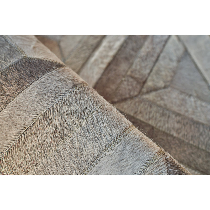 Natural Hide Cowhide Geometric Area Rug in Silver, Rectangle 5' x 8'