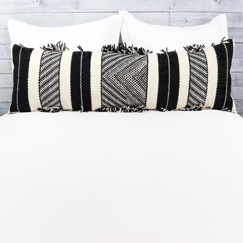 Coussin Shadoui, H 20 po x l 52 po, Beige / noir géométrique 2