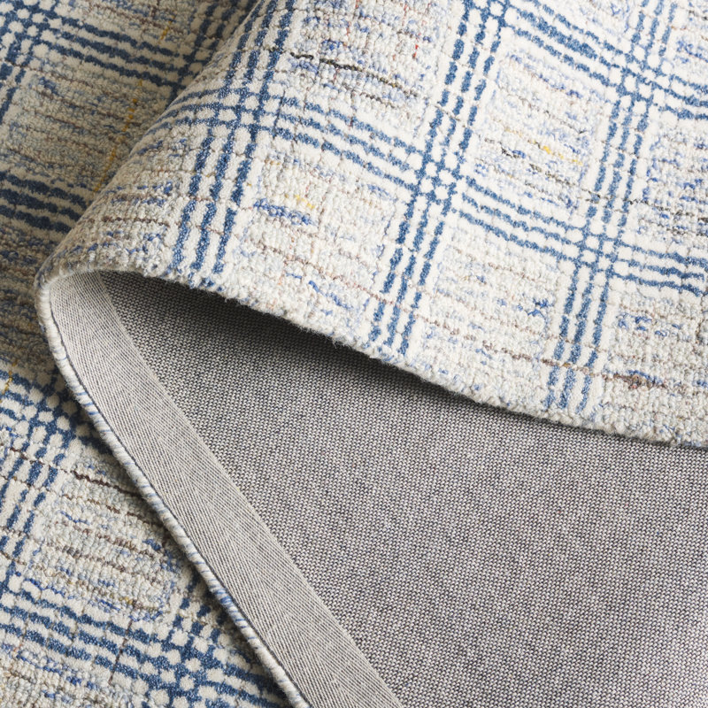 Ivory and Blue Hand-Tufted Wool Area Rug, 5' x 8'