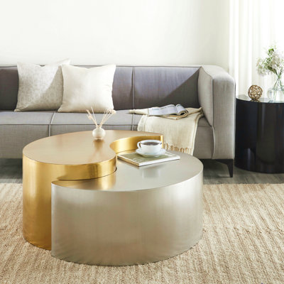Table basse Ying Yang de style moderne et contemporain avec cadre en métal doré