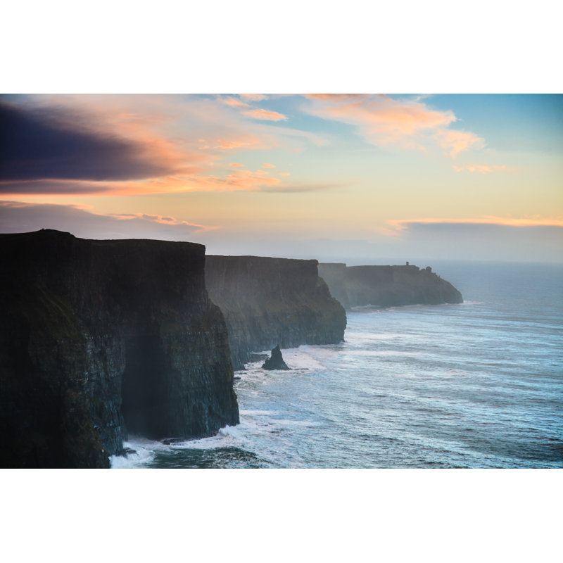 Falaises de Moher au coucher du soleil par Voyagerix - Photographie sur toile tendue, L 48 po x H 32 po
