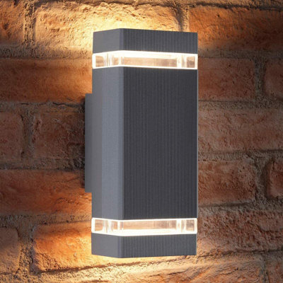 Ffraid Outdoor Wall Lantern