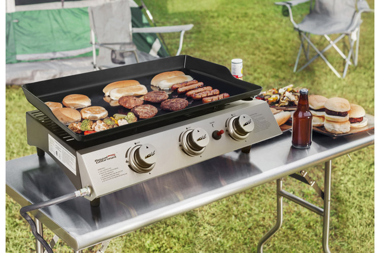 Grill Sizes 101: How to Choose the Right Grill Size for Your Family