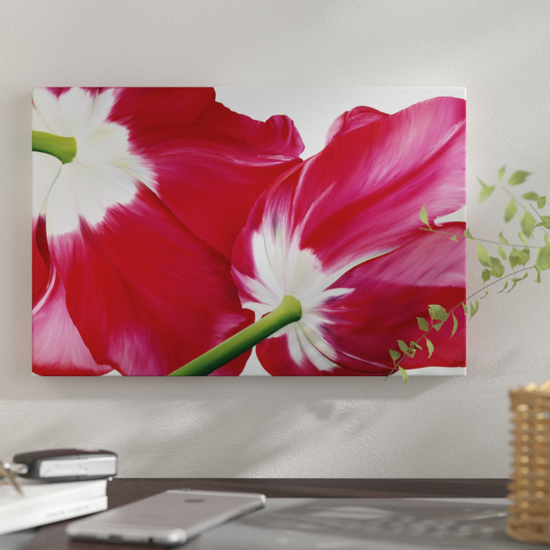 «Tulipa» par Yvonne Poelstra-Holzhaus - impression sur toile tendue sur châssis Galler, H 26 po x l 40 po x P 1,5 po