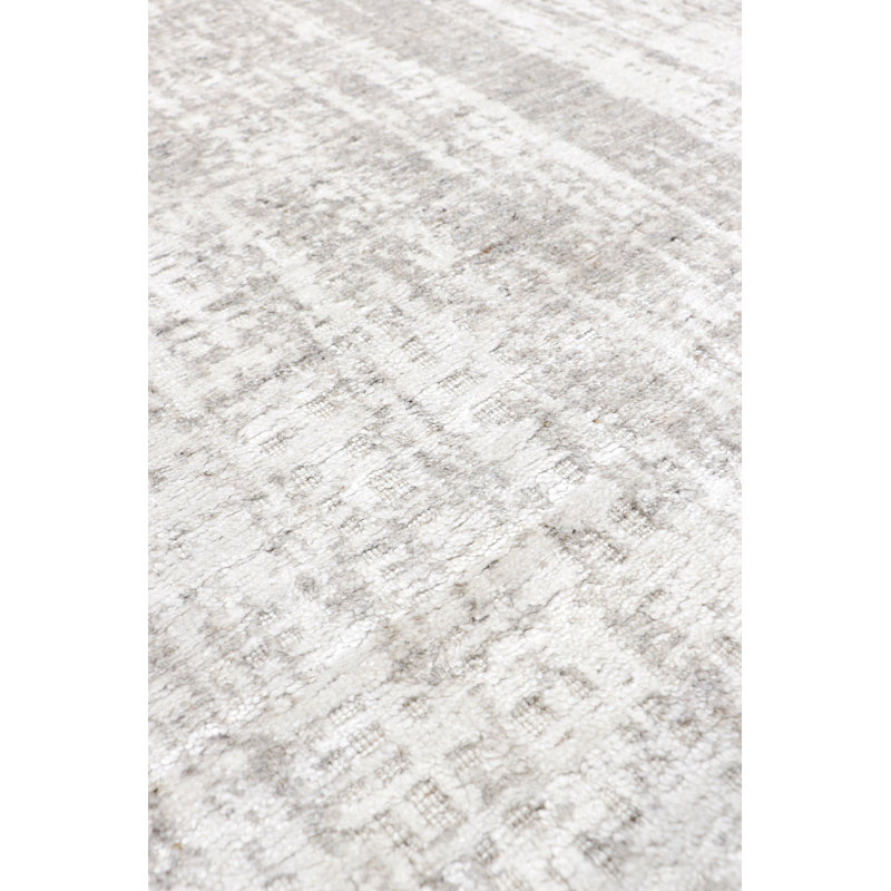 Nola Area Rug in Taupe / Ivory