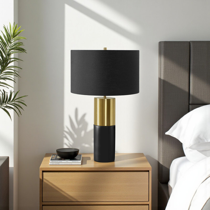 Lampe de table Elena en béton noir et abat-jour noir, H 24,82 po x l 14,88 po x P 14,73 po