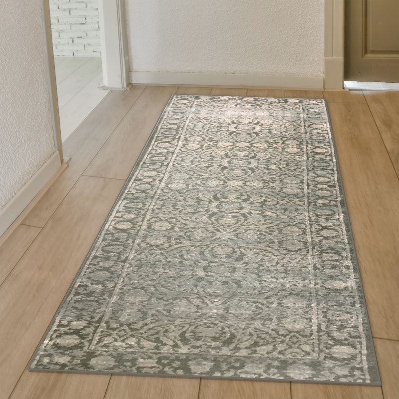 Benson Oriental Indoor Rug, Runner 2'2" x 7'7"