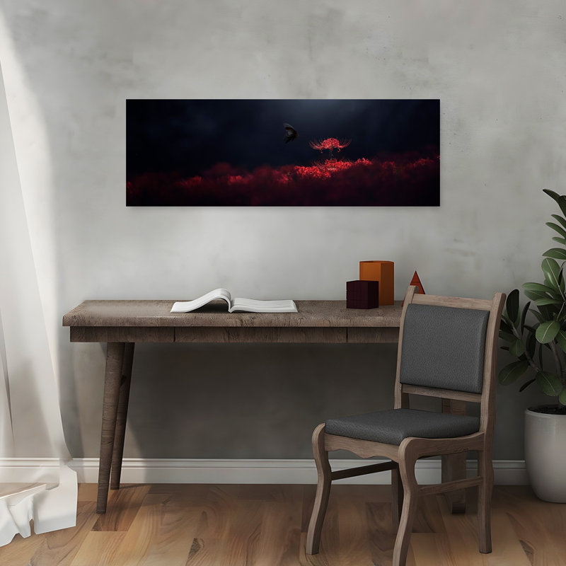 Fleurs rouges, vol de nuit, art dramatique de rêve, papillon éthéré, paysage d'automne, H 12 po x l 36 po