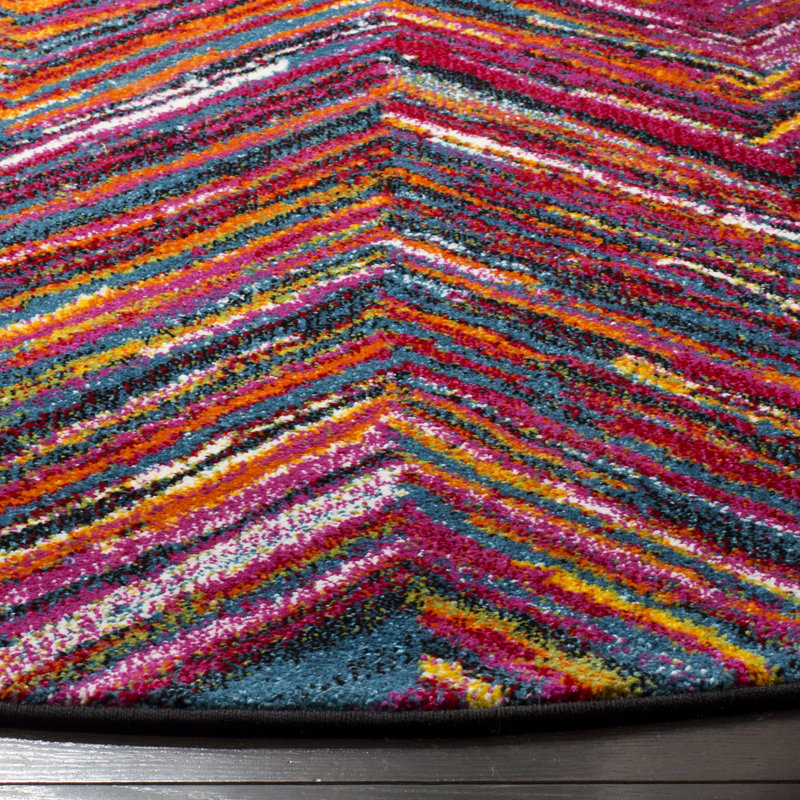 Miley Performance Chevron Rug, Round 6'7"