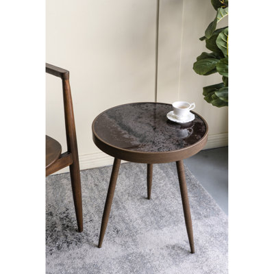 Table d'appoint ronde de 17,9 po x 17,9 po x 21,9 po avec pieds en faux marbre et en métal doré antique, idéale pour un décor transitionnel, pouvant servir de table de bout, de présentoir ou de support à plante 18 x 18 x 22 po