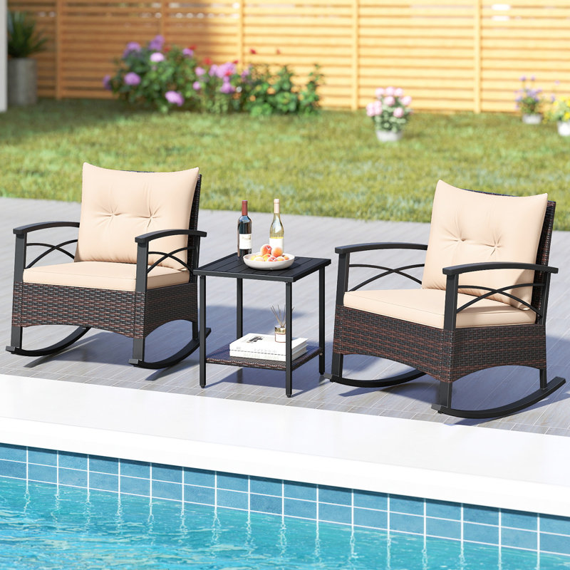 Ensemble de chaises berçantes en rotin PE avec plateau en bois d'acacia 3 pièces