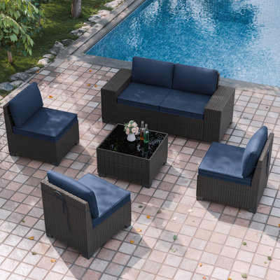 Ensemble de conversation 6 pièces en rotin HDPE toutes saisons avec coussins, accoudoirs extra larges et table basse avec plateau en verre