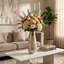 Vase en verre avec un élégant design glamour et une touche décorative texturée pour un look moderne et élégant-319488278