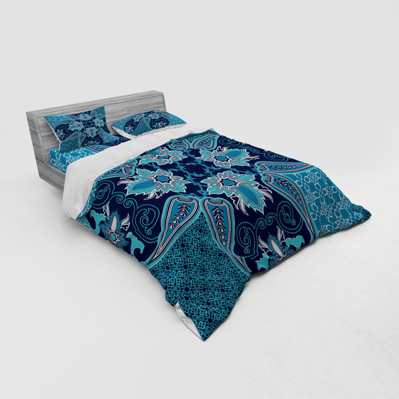 Traditional Polyester Damask Duvet Cover, Queen Duvet Cover + 3 Additional Pieces