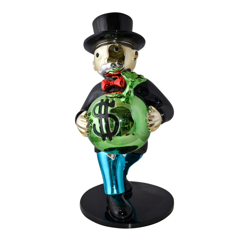 Décontracté, homme monopole, tenant une grande statue en résine de sac d'argent: 16 po x 16 po x H 32 po