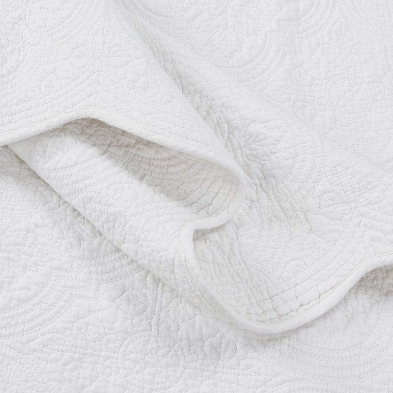 Terin Standard Reversible Set, White, Over Size Queen Quilt + 2 Standard Shams