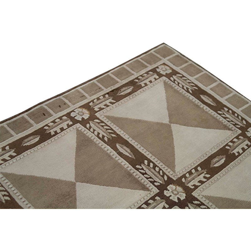 Hand-Knotted High-Quality Beige Area Rug
