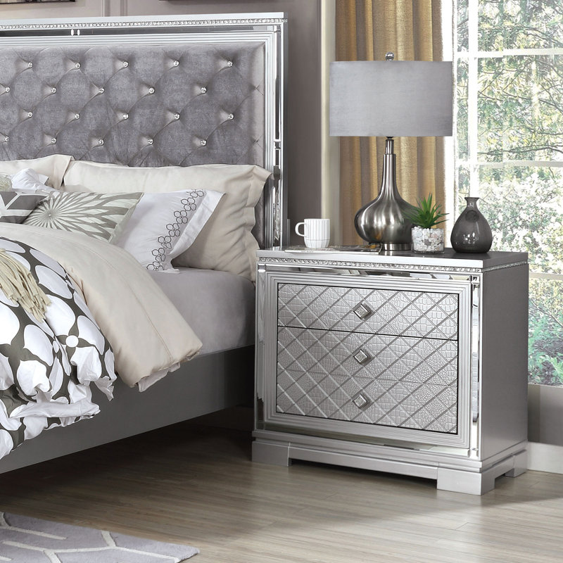 Montera 28'' W Solid Wood Nightstand