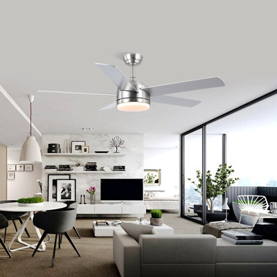 Ventilateur de plafond moderne à 5 pales de 46 po avec lumières et télécommande
