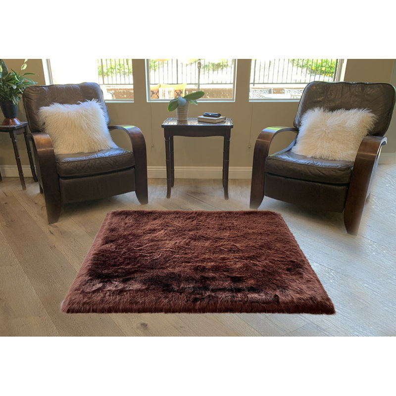 Mar Vista Faux Sheepskin Indoor Rug, Square 4'6"