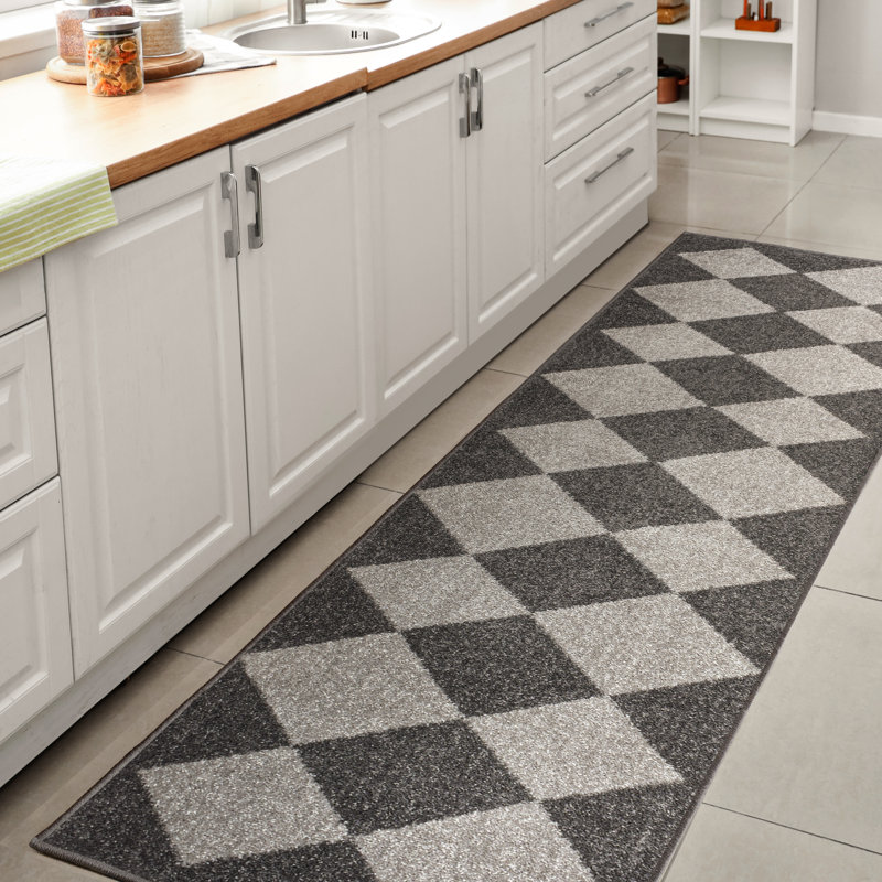 Utgard Classic Geometric Diamond Pattern Dark Gray/Light Gray Rug, Runner 2' x 8'