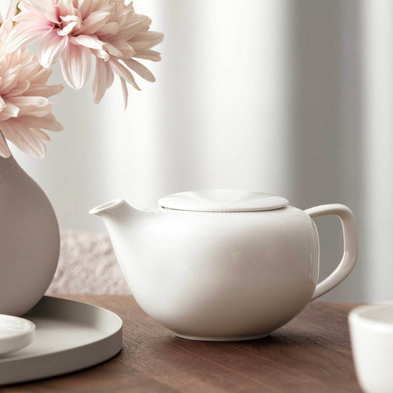 Villeroy & Boch Afina Teapot with Lid and Filter, Premium Porcelain, Made in Germany, Dishwasher and Microwave safe, 17 oz Capacity, White