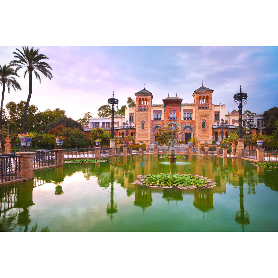 Mudejar Pavilion bei Sonnenuntergang von JoseIgnacioSoto - Leinwandbild