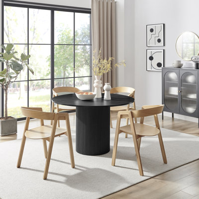 Tamorion 4 - Person Dining Set